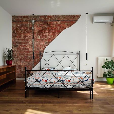 Urban Cozy Retreat Apartment Prishtine Bagian luar foto