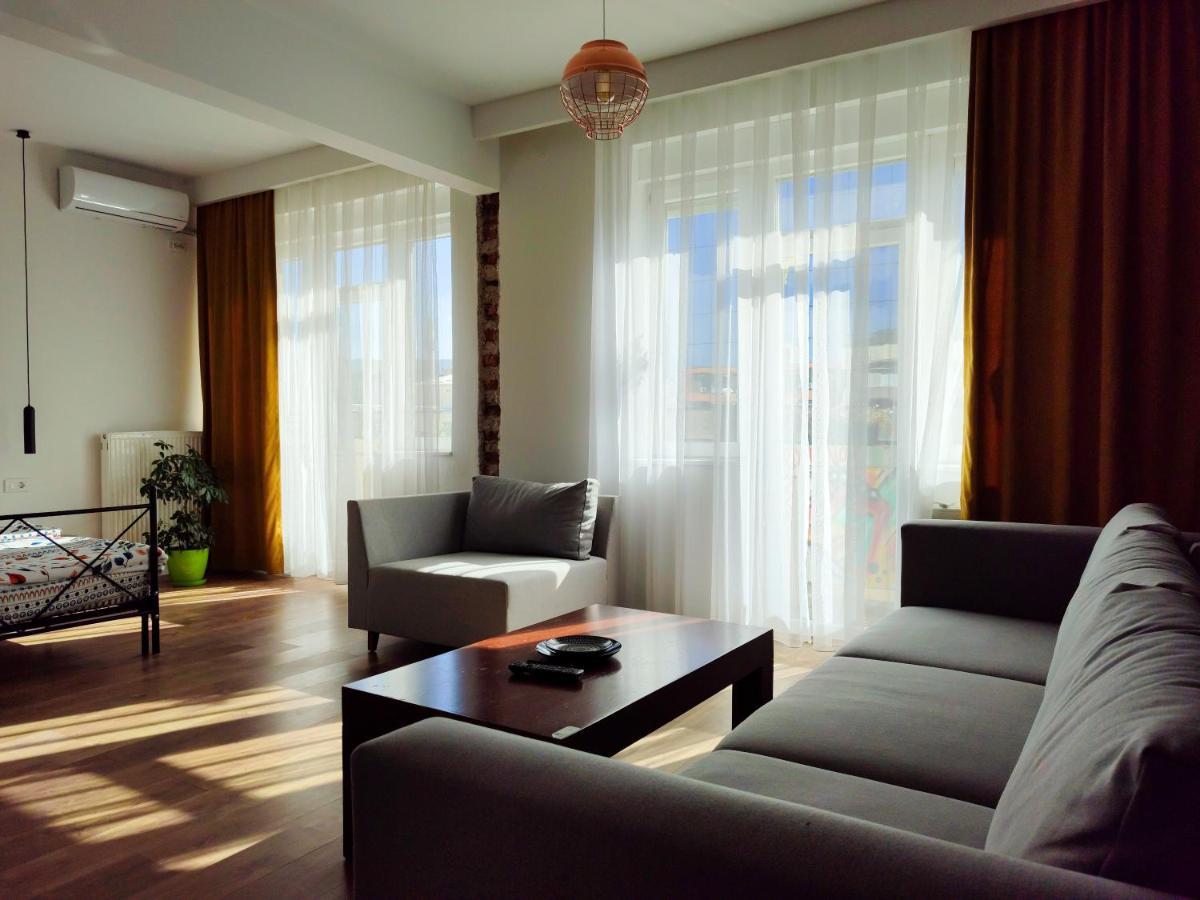 Urban Cozy Retreat Apartment Prishtine Bagian luar foto