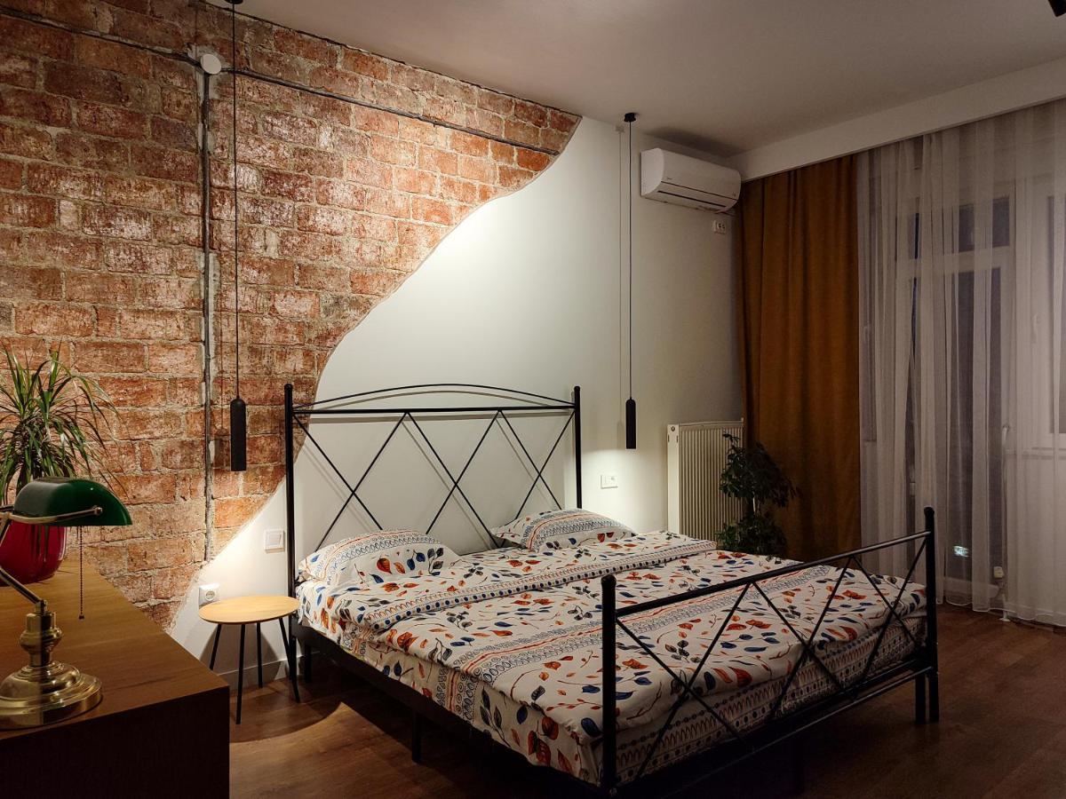 Urban Cozy Retreat Apartment Prishtine Bagian luar foto