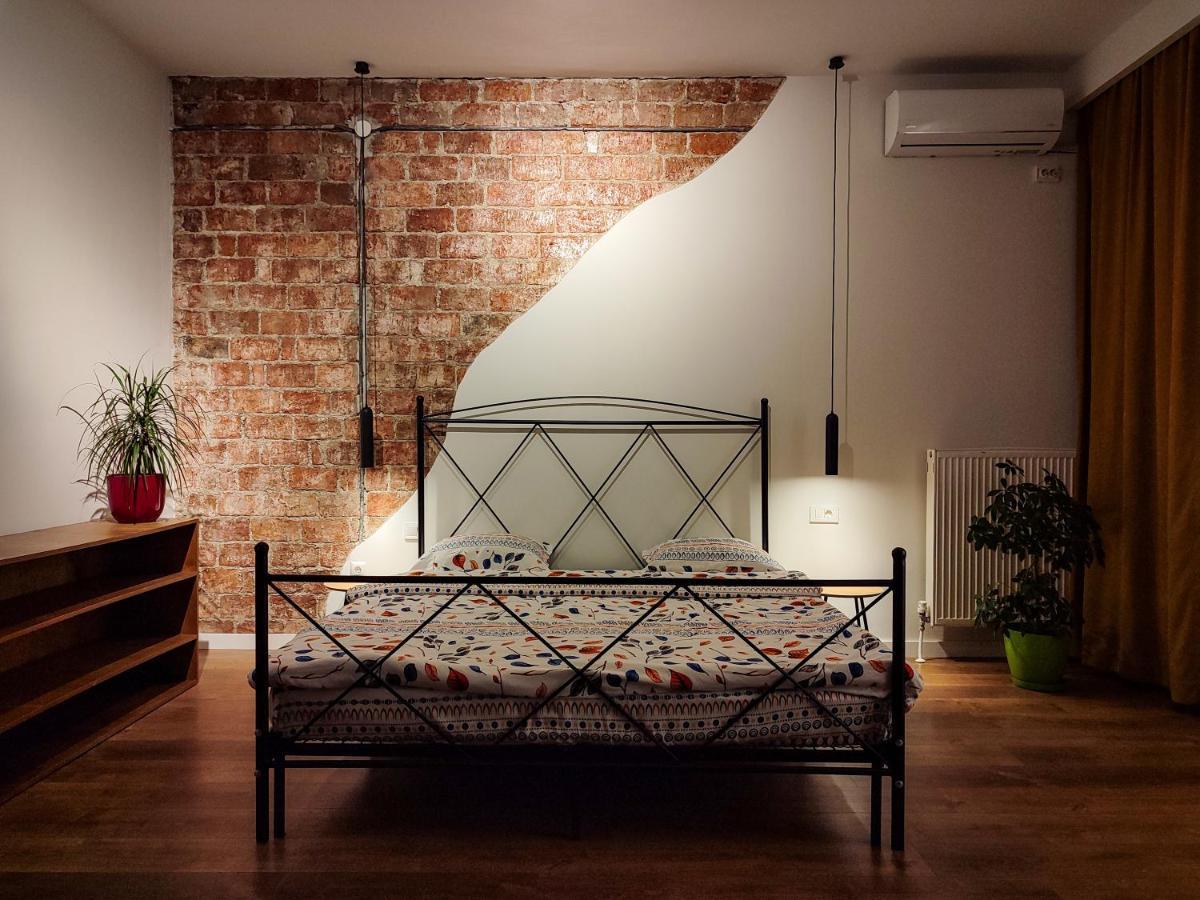 Urban Cozy Retreat Apartment Prishtine Bagian luar foto