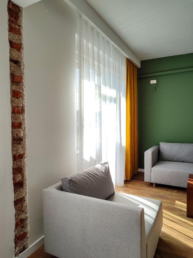 Urban Cozy Retreat Apartment Prishtine Bagian luar foto