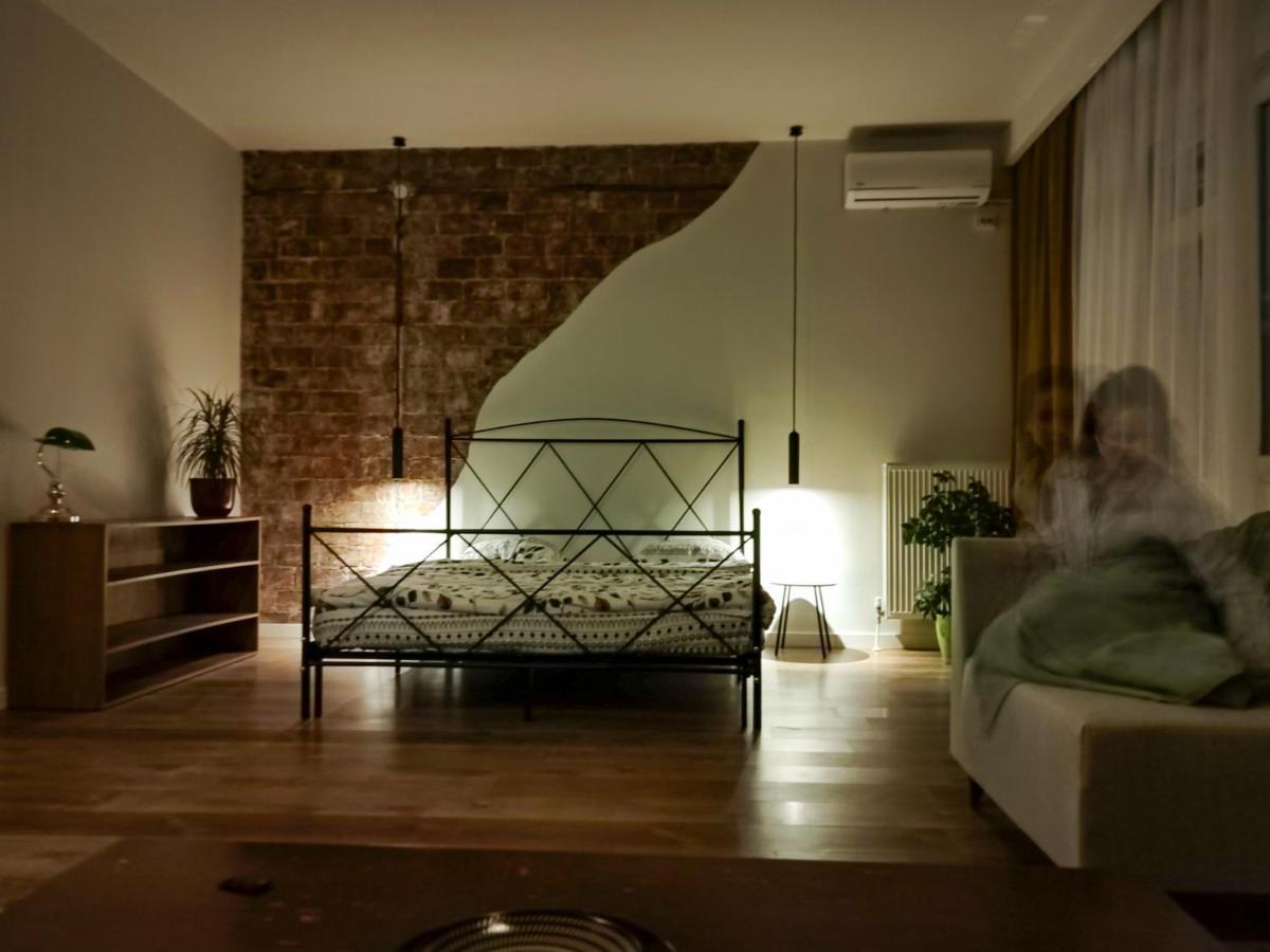 Urban Cozy Retreat Apartment Prishtine Bagian luar foto