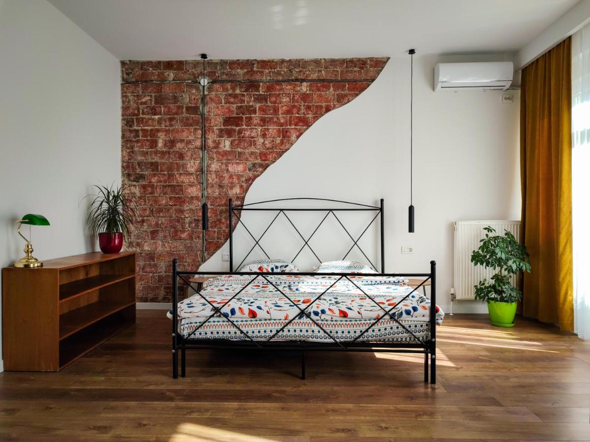 Urban Cozy Retreat Apartment Prishtine Bagian luar foto